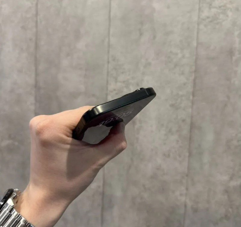 iPhone 15 Pro Max 512 GB 2