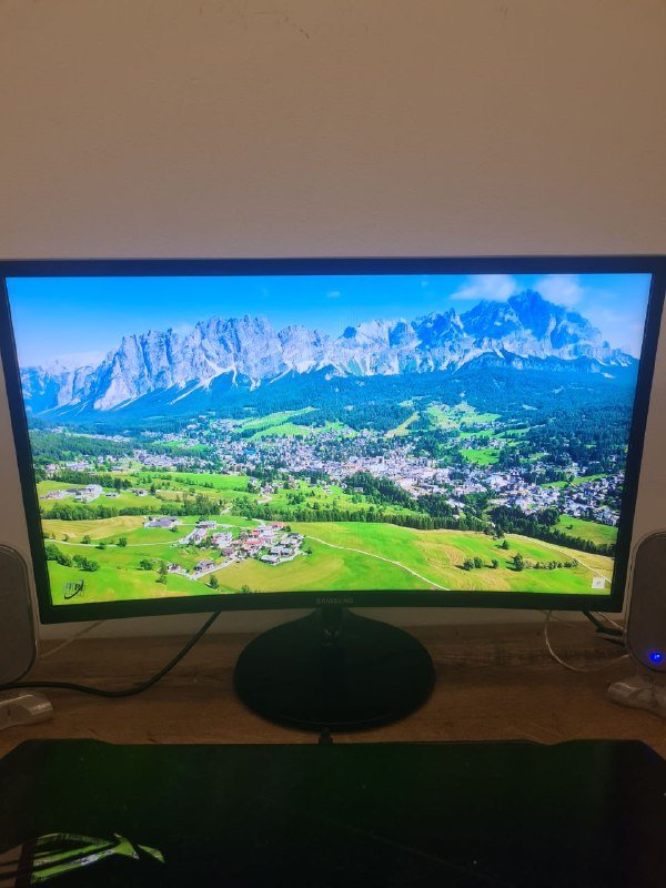 Монитор Samsung 24 дюйма изогнутый
