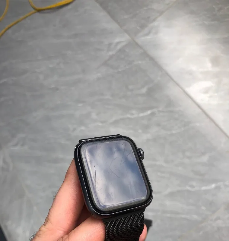 Apple Watch SE (1 gen) 1