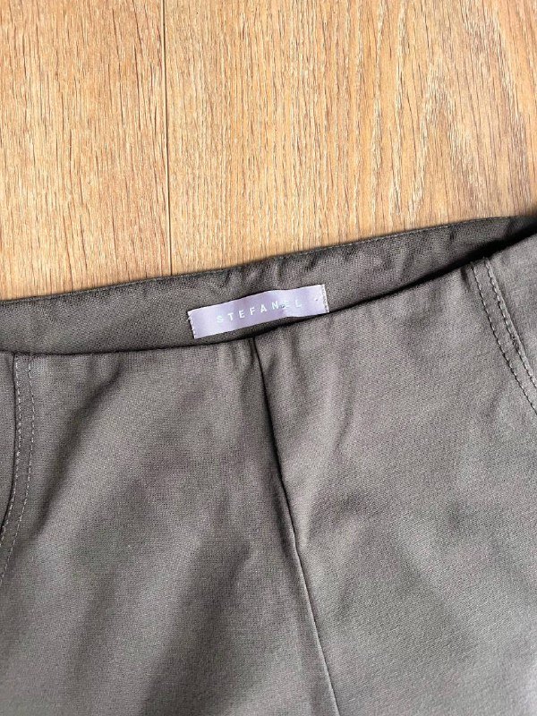 Свитер Pinko, свитшот Max&Co, юбка Urban Outfitters, леггинсы Stefanel 8