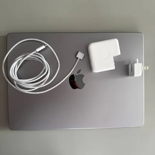 Apple MacBook Pro 14 M3, 8GB RAM, 1TB SSD