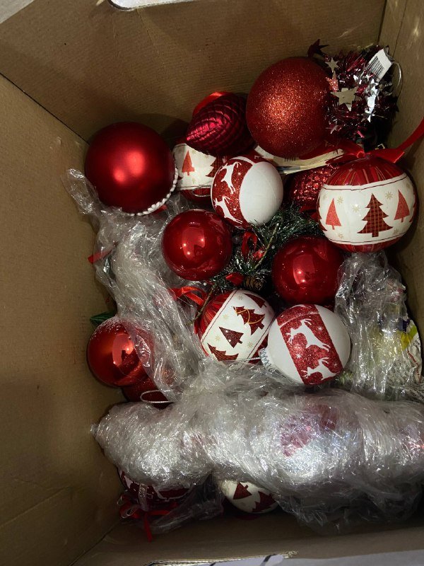 Набор новогодних украшений красно-белый 6