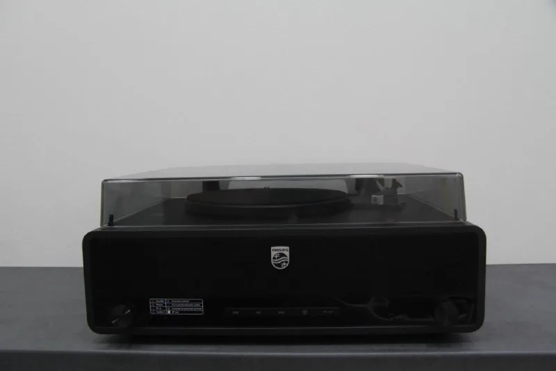 Виниловый проигрыватель Philips TAV3000B/10 1