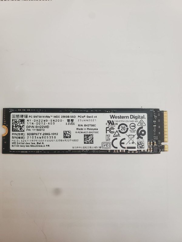 SSD AMD SATA 120GB, SSD WD NVMe 250GB, RAM SODIMM 8GB 3