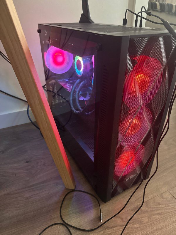 Компьютер i7-14700F, RTX 5070, 32GB RAM, 1TB SSD, монитор, аксессуары