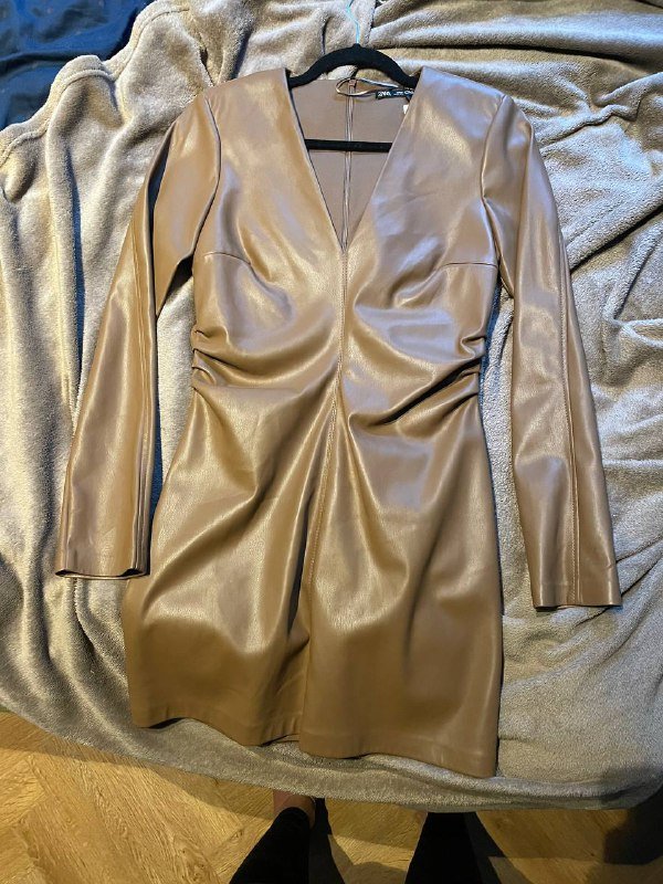 сумка Майкл Корс, сумка пельмень, косметичка Лора мерсье, платье Зара, очки hm 5