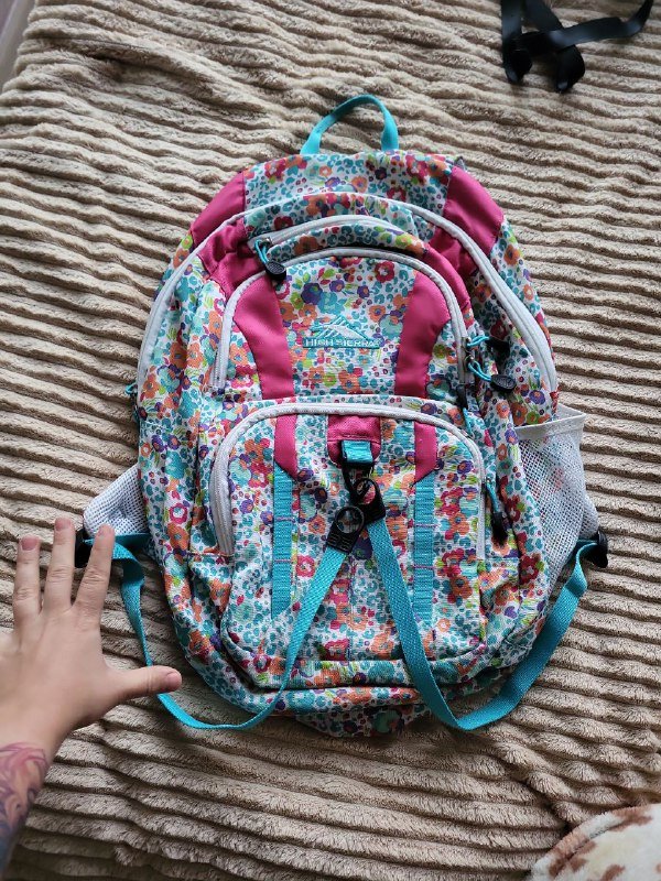 Варежка мочалка, пудра для стоп, тоника, линзы, термопенал, кошелёк, перчатки, глаза для игрушек, бутылка, скатерть, портупея, ремень, рюкзак, сумка 8