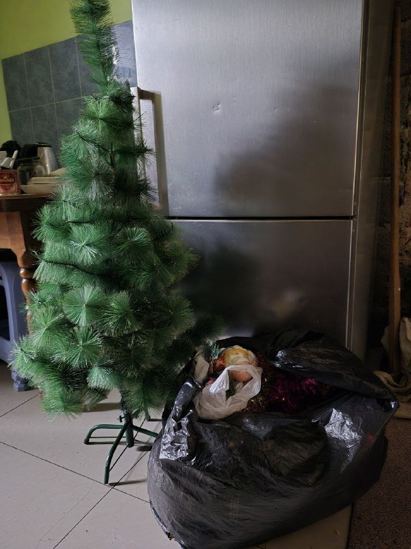 Елка с украшениями