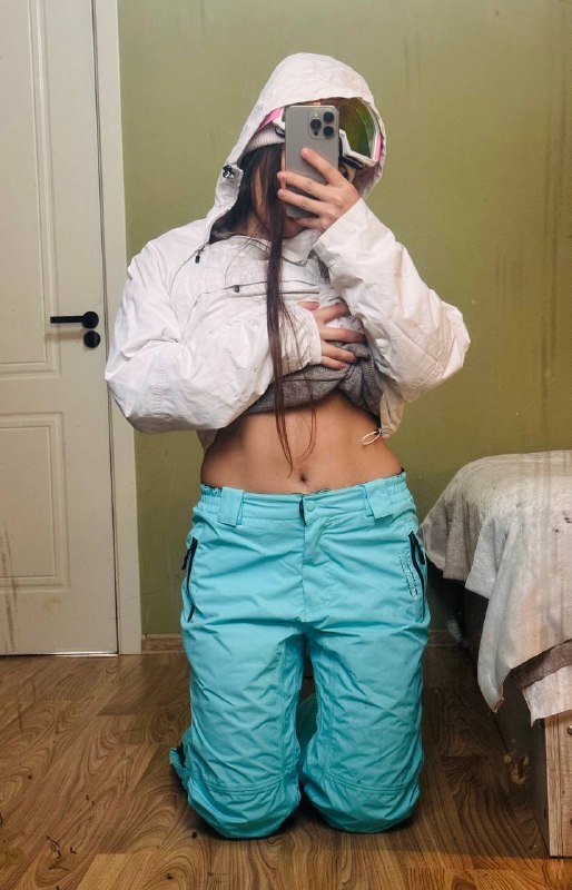 Женский сноубордический костюм 2