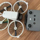 Квадрокоптер DJI Flip 3