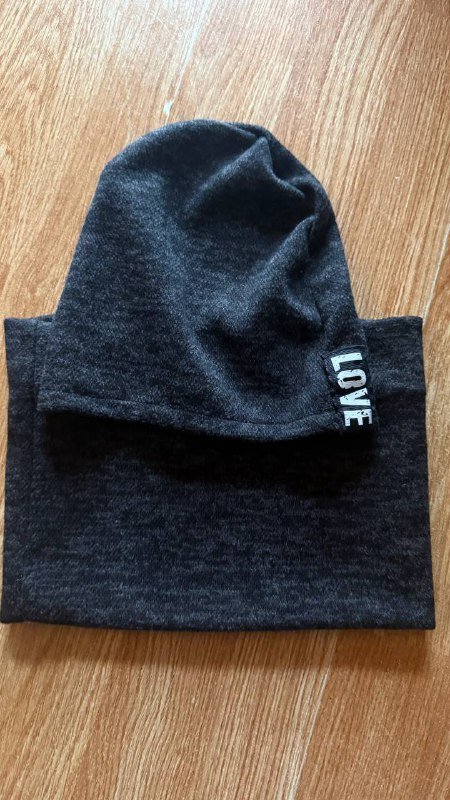 Шапка с хомутом, теплый халат на рост 116-122