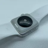 Apple Watch SE 2, Xiaomi Mi Band 9 4