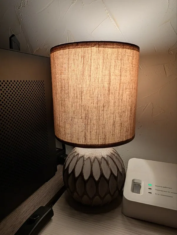 Лампа с лампочкой Linus RGBW smart bulb 1