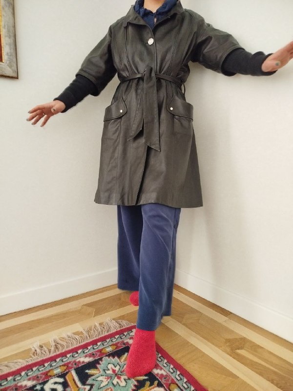 Плащ кожаный фирмы La Domani 2