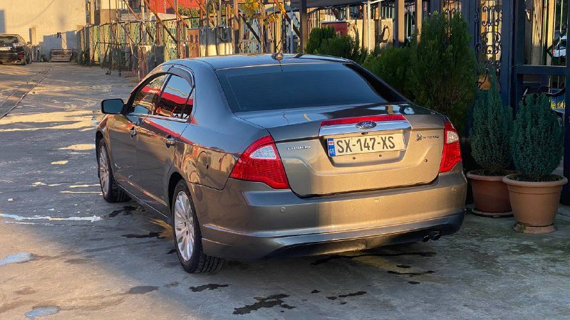 Ford Fusion Hybrid 2.5 2010 год 5