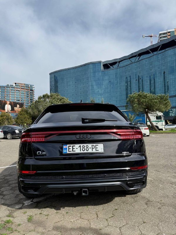 Audi Q8 5