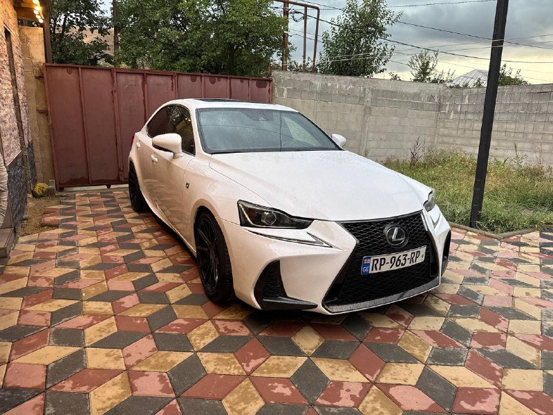 Lexus 2016 года
