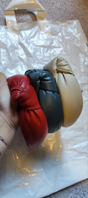 Кольцо, духи, мини перчатки, одежда и броши 4
