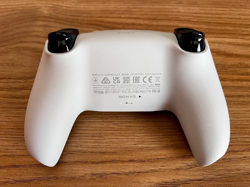 Геймпад для PS5 в отличном состоянии 2