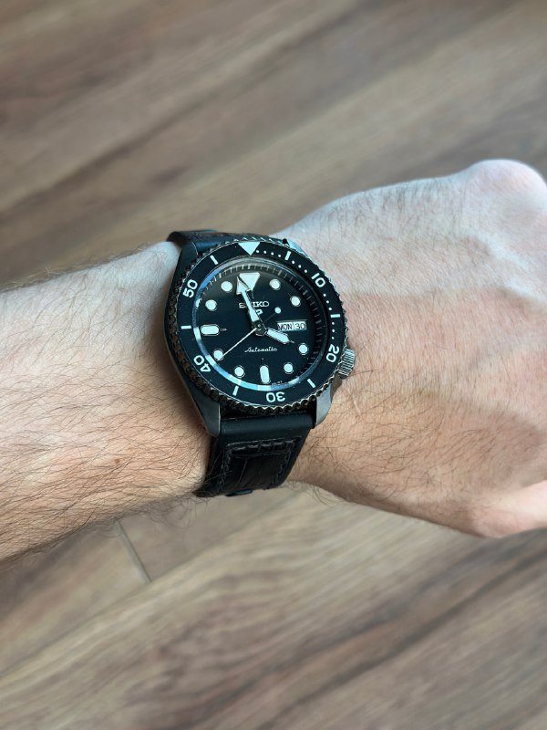 Часы Seiko 5 Sports автомат, чёрный циферблат 5