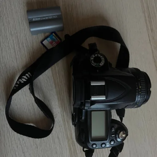 Фотоаппарат Nikon D90, объектив Nikon AF Nikkor 50mm f/1.8D, карта памяти 16ГБ
