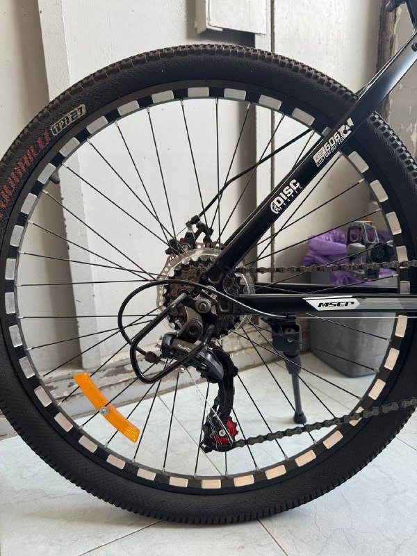 Велосипед алюминиевый каркас с тормозами Shimano и насосом 7