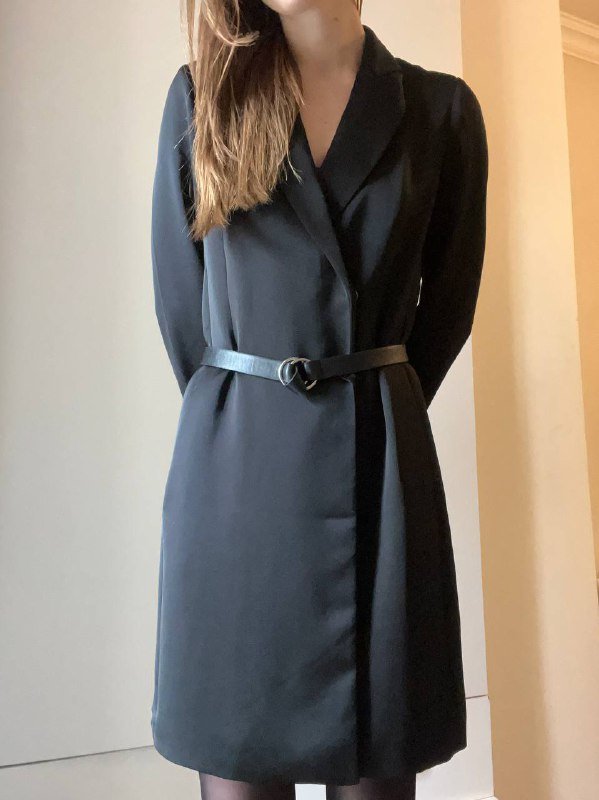 Зеленый топ, молочный топ, черное платье, белый топ, черная мини юбка 3