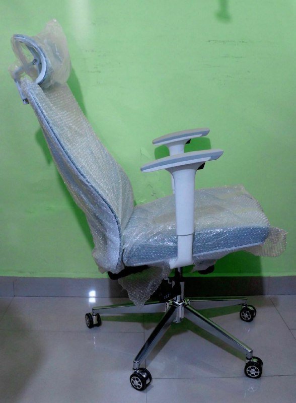 Многофункциональное офисное кресло 3