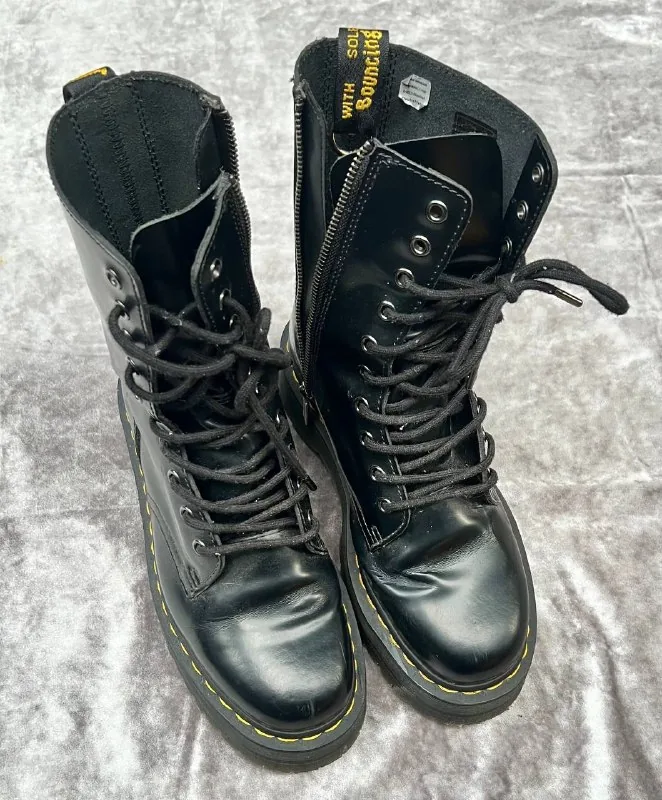 Ботинки Dr. Martens Jadon, хулуси, аэрогриль Sollex SL-662 1