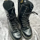 Ботинки Dr. Martens Jadon, хулуси, аэрогриль Sollex SL-662 1