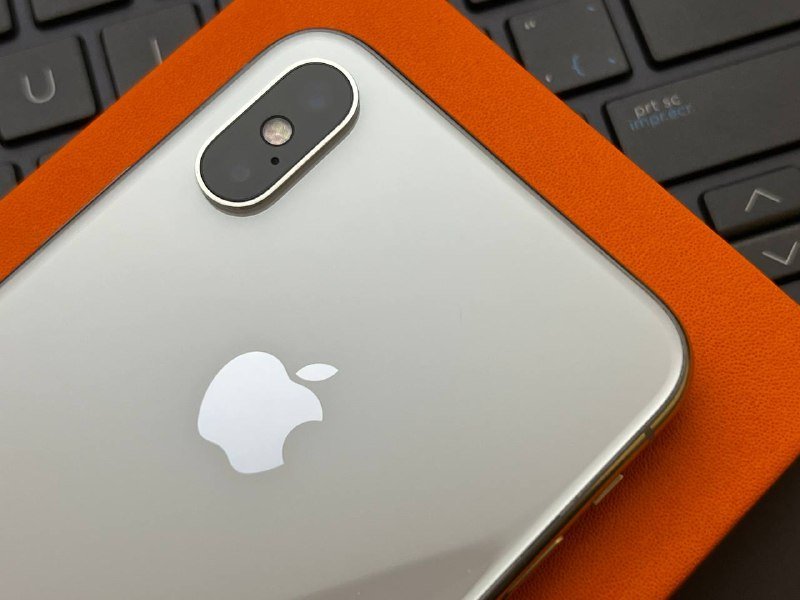 iPhone X 64 ГБ белый 3