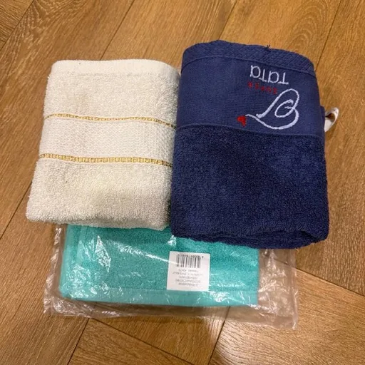 Face and small towels