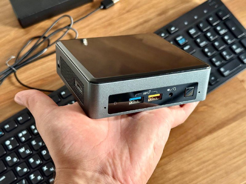 Мини-ПК Intel NUC8i3 i3-8109U 8GB RAM 500GB SSD 3