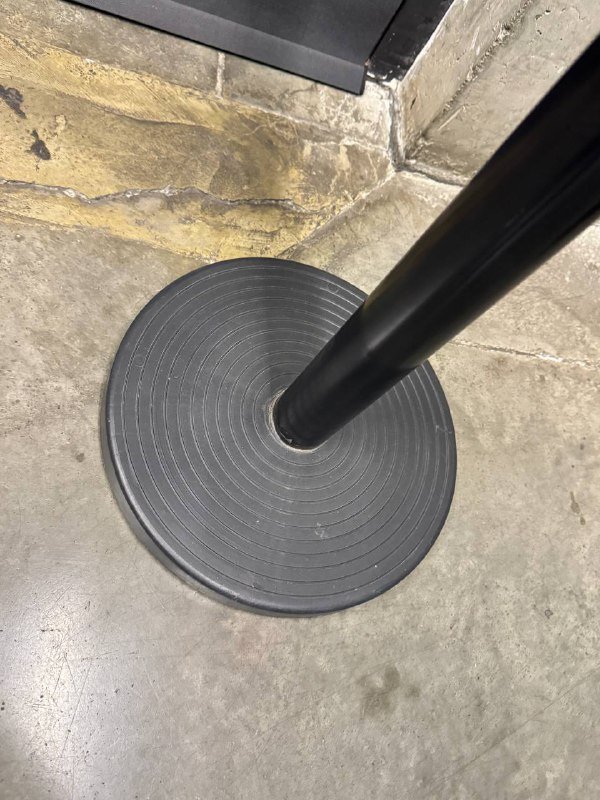 Вешалка напольная металлическая 3