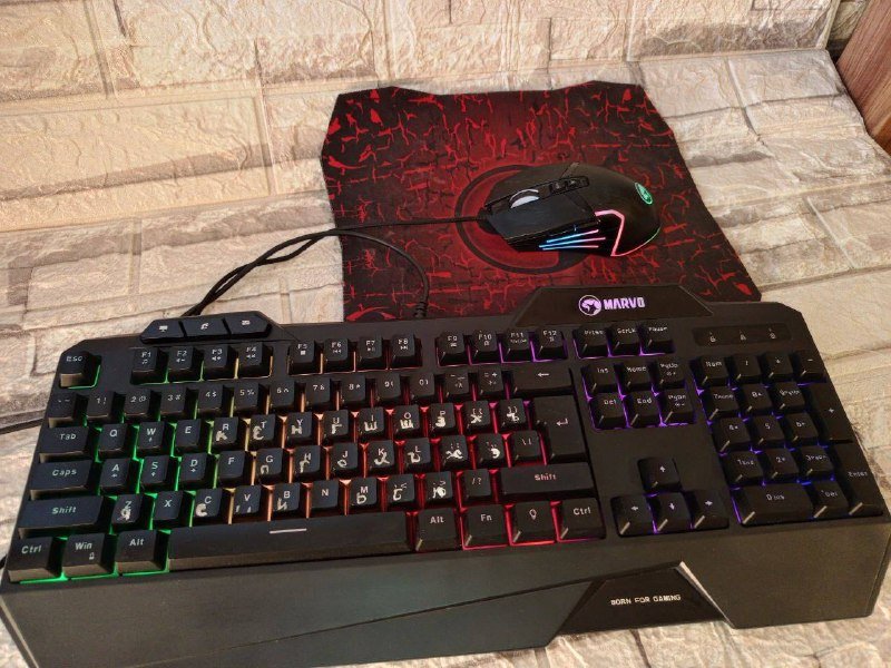 Игровая клавиатура, мышь и коврик RGB