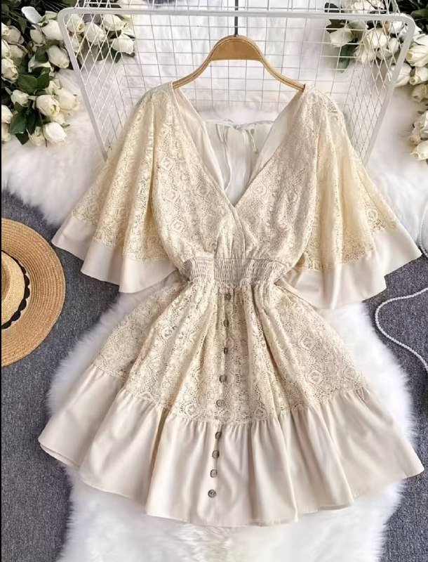 Платье бежевое размер М