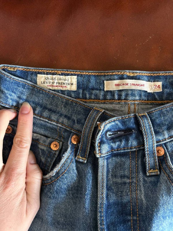 Джинсы Levi’s premium оригинал размер XS