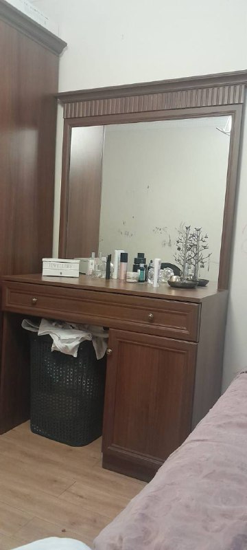 Комод с зеркалом 2