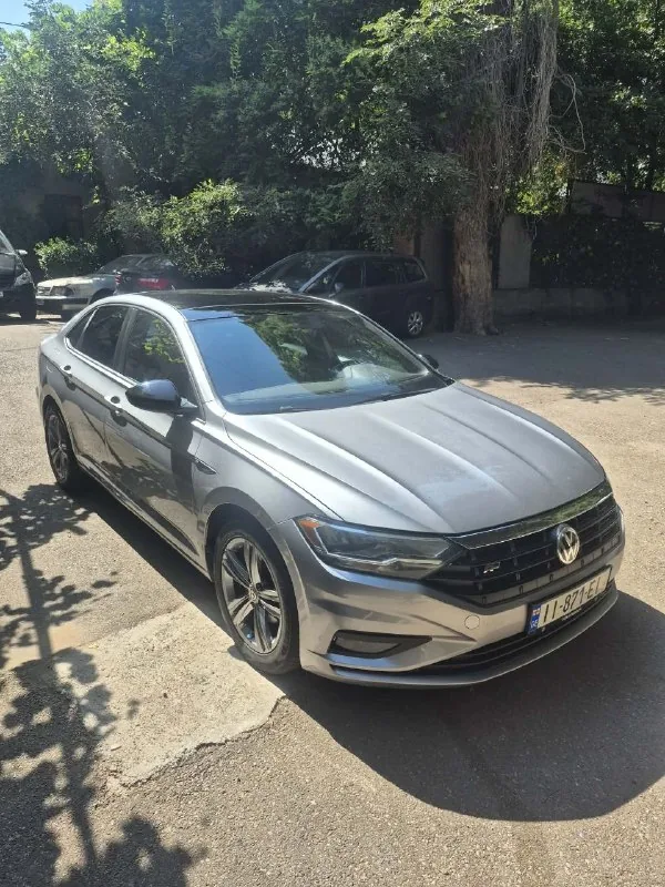 Volkswagen R-Line 2020 1