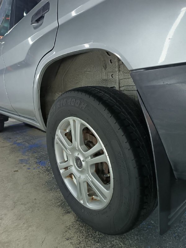 Автомобиль Mitsubishi Pajero 1998 года 2