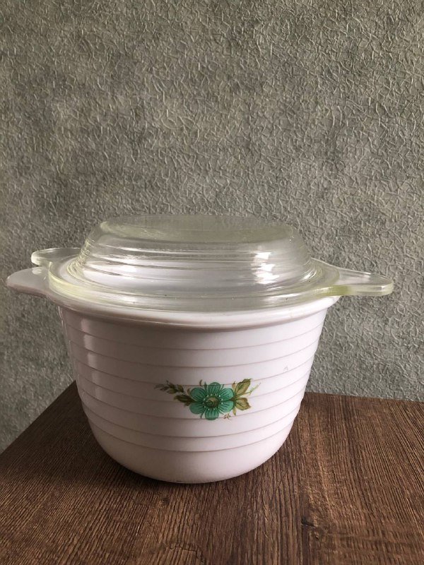 Емкость с крышкой для микроволновой печи