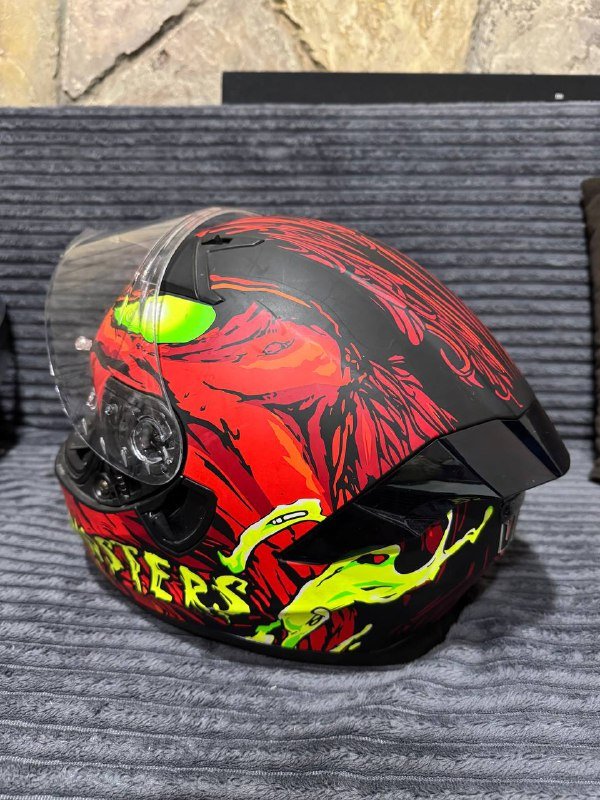 Мотошлем размер М 8