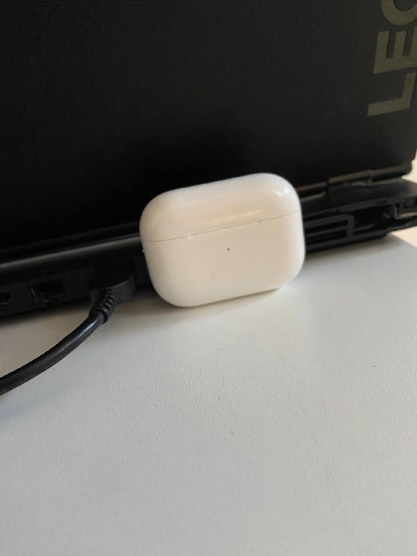 AirPods Pro 1 with MagSafe Charging Case 2