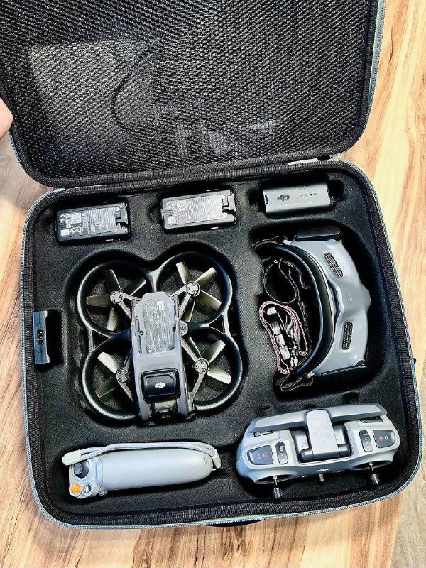 DJI AVATA PRO VIEW COMBO FPV drone with accessories 1