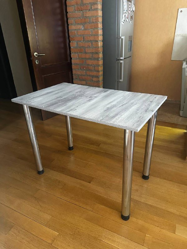 Стол с регулируемой высотой