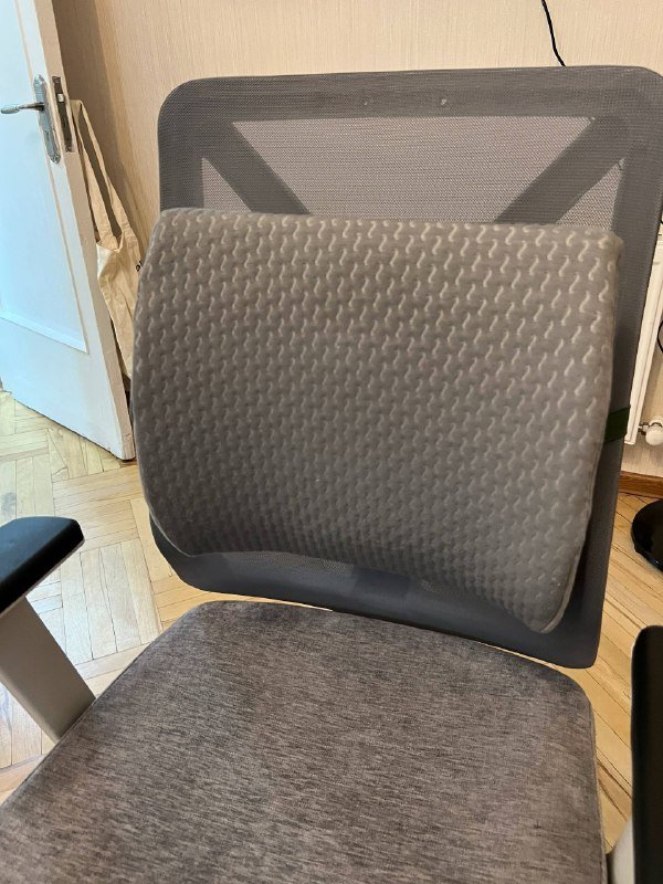 Подушка под поясницу для кресла