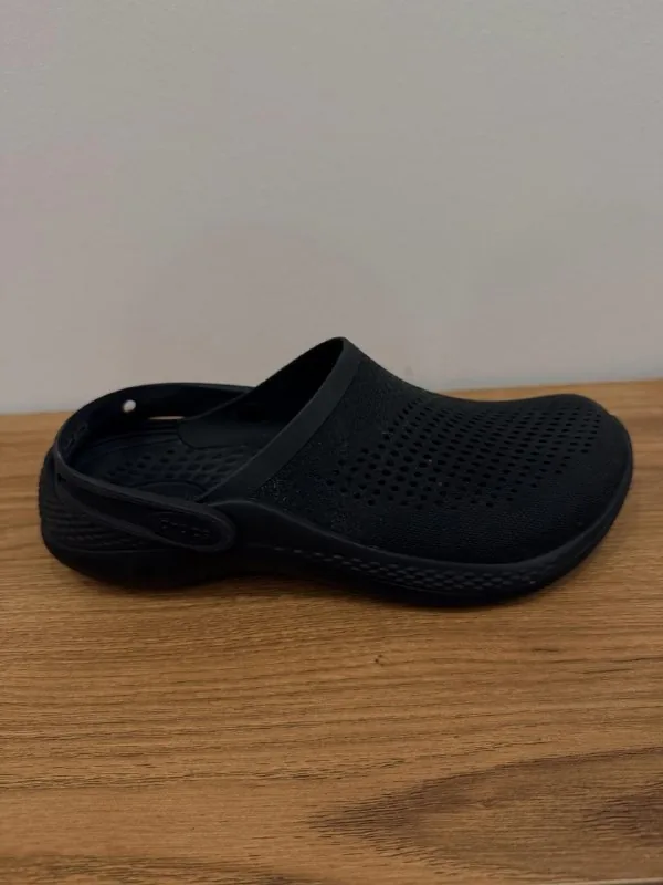 Тапки Crocs 1