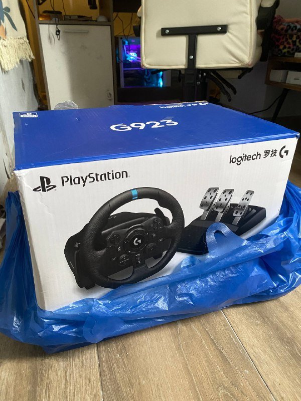 игровой руль Logitech G923 с педалями