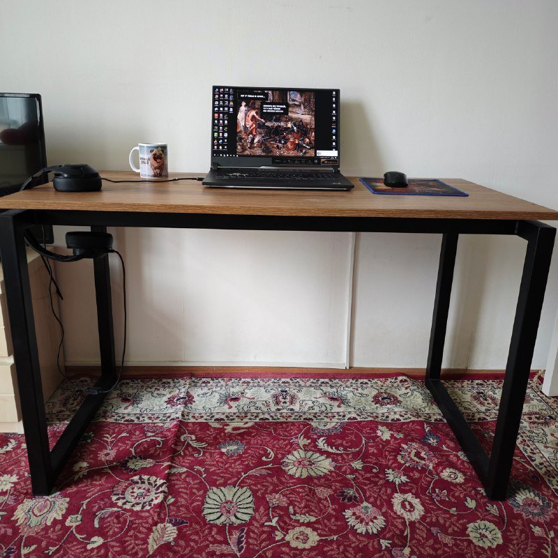 Стол деревянный с металлическими ножками