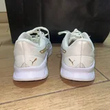 Женские кроссовки Puma 4
